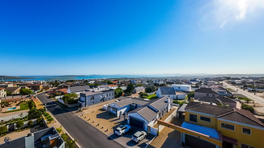 4 Bedroom Property for Sale in Myburgh Park Western Cape